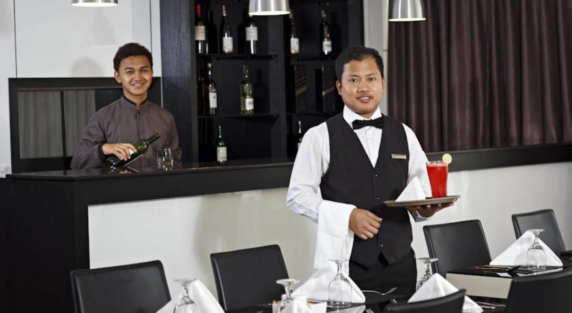 Hotel Esta Yangon Dış mekan fotoğraf